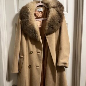 Elegant Tan Wool Coat with Fur Collar